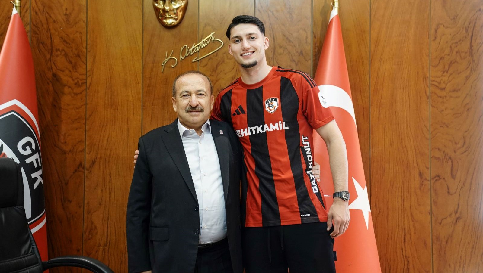 gaziantep fk bundesligadan transfer yapti yusuf kabadayi imzayi atti YaqdYU8s