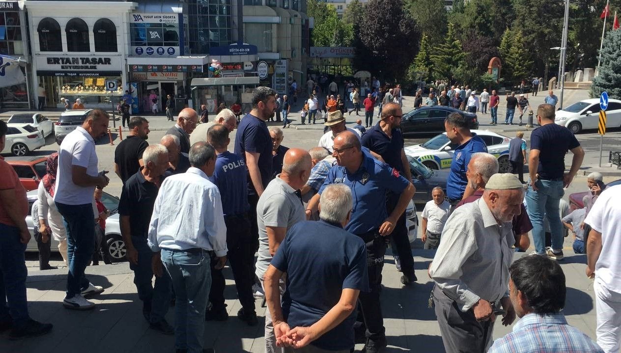 kayseride namaz cikisikayinbiradenini bicakladi FHgLUJu2