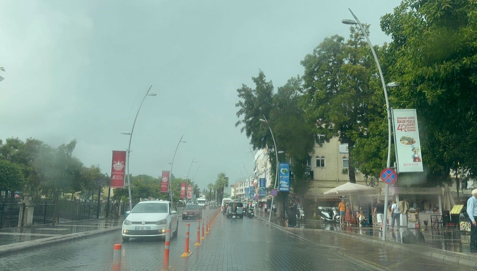 marmarise sonbaharin ilk yagmuru yagdi m7y4uEH7