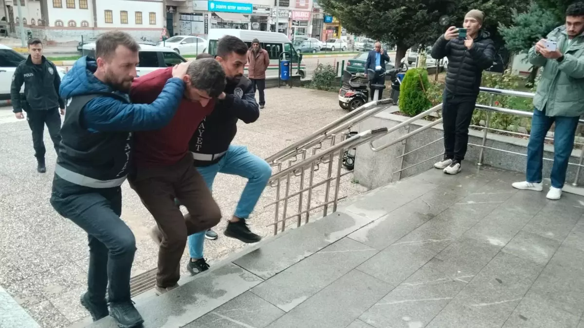 babasini olduren supheli kirikkalede yakalandi 1xxY1lXq.jpg