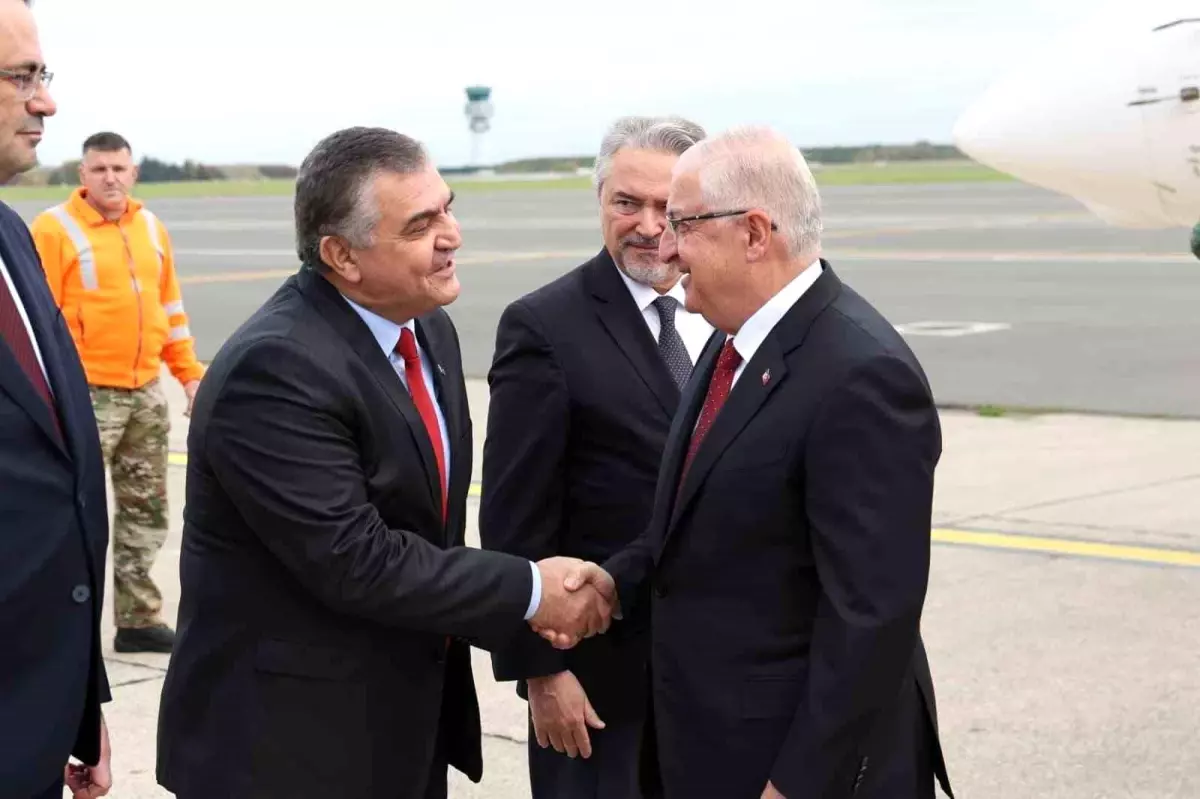 bakan guler brukselde nato toplantisinda Owy9rT7X.jpg