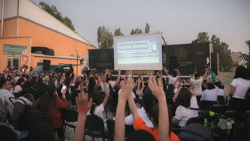 bir anadolu senligi bereketi 5 sehirde 898 bin 608 kisi sanatla bulustu d3G8GQJx