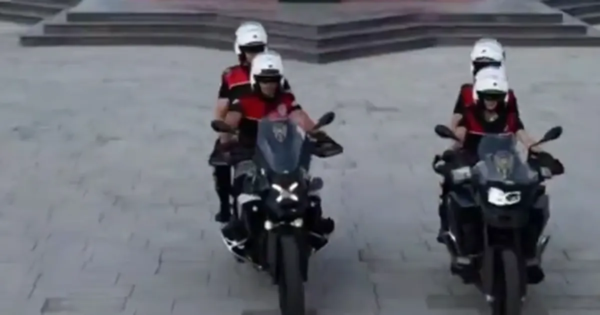 bursada motosikletli polis timleri gorev basinda RePSpECK