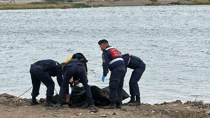 edirnede hareketli dakikalar meric nehrinden erkek cesedi cikti NEEq2CSe