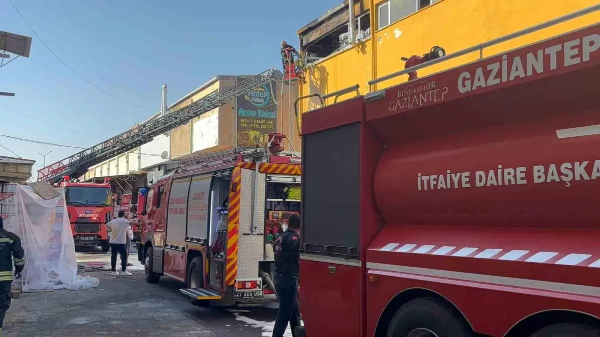 gaziantepte gida deposunda yangin KZZmNKit