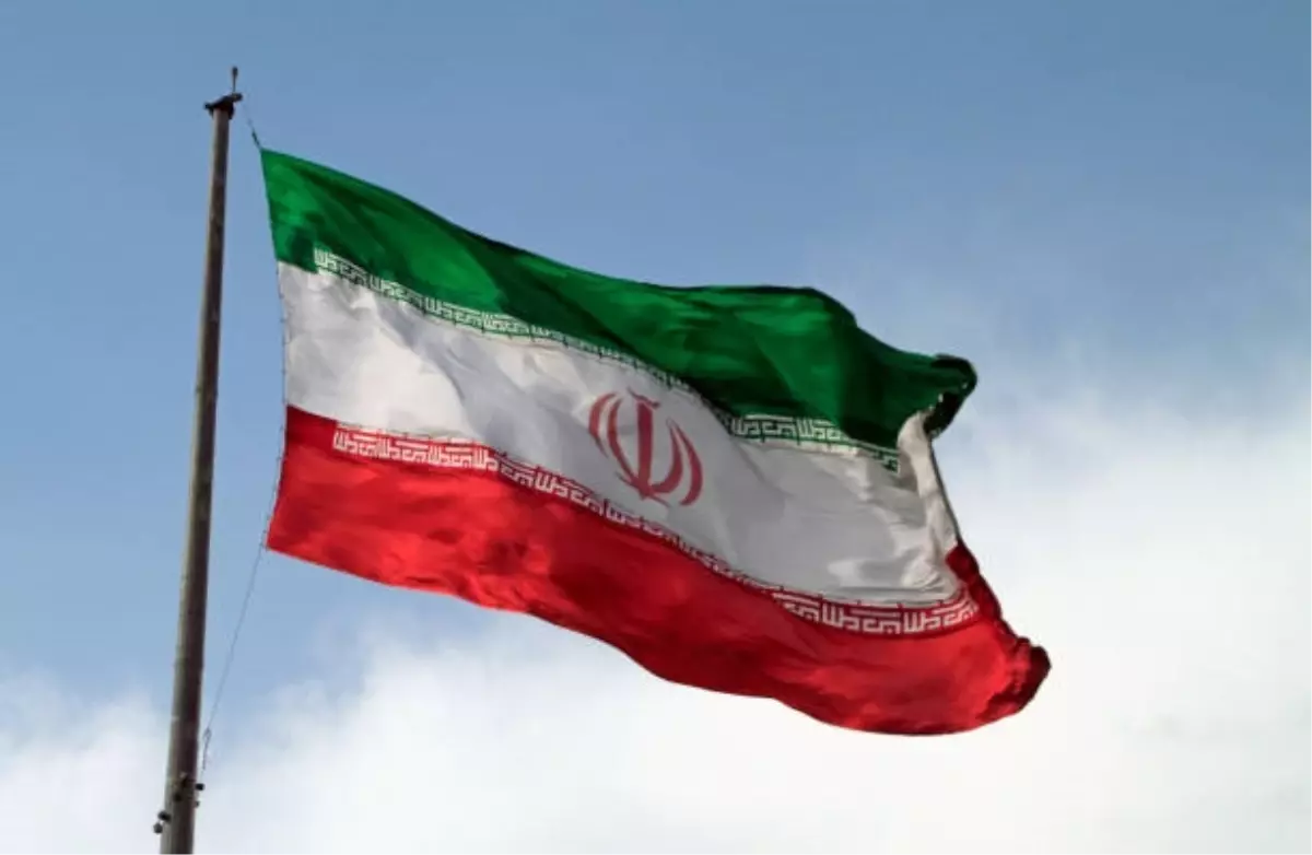 iran meclisi ulusal para biriminden dort sifiri kaldirdi 1NagBN44