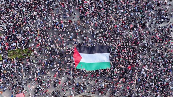 istanbulda denizden ve karadan filistine ve ozgurluk filosuna destek SbNqaP9p