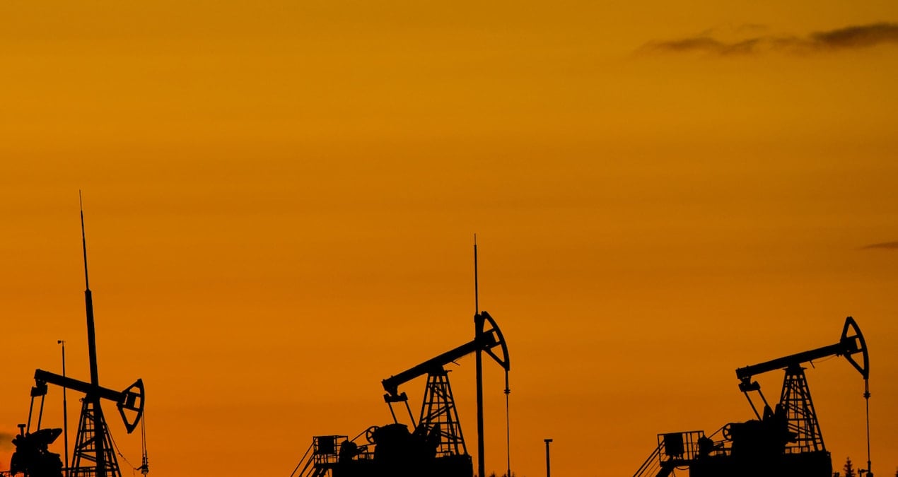 petrol fiyatlarinda yon yukari 5199FqP9.jpg