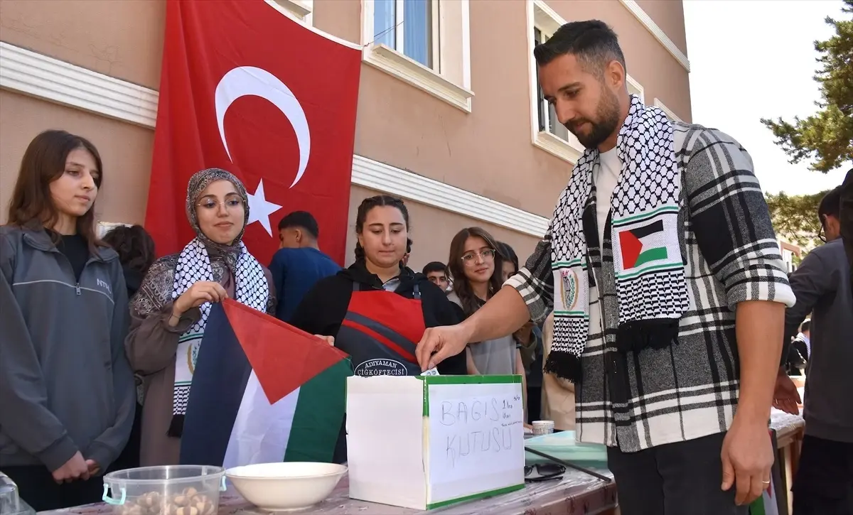 vanda okullardan gazze icin yardim kermesi hKyGveXP