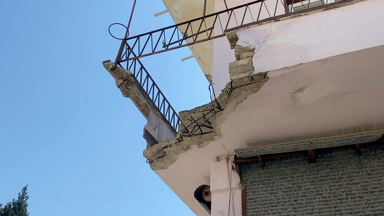 Aydın’da Balkondan Düşme Olayı: Baba ve Oğul Yaralandı