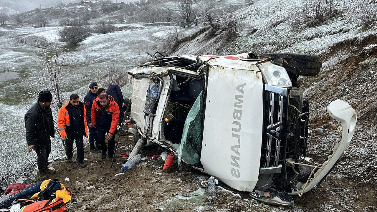 Şavşat’ta Feci Ambulans Kazası: 1 Ölü, 4 Yaralı