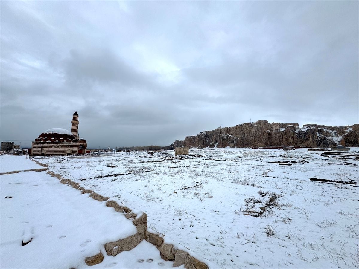 Van, Hakkari, Bitlis ve Muş’ta 317 Yerleşim Yeri Ulaşımın Dışında Kaldı