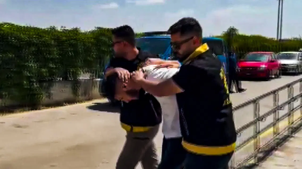 Carsaf giyip is yerini kursunlamisti 18 yasindaki genc tutuklandi T6FxLlcb