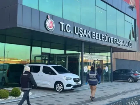 Usak belediyesine operasyon 17 gozalti ncHZ8Yeb