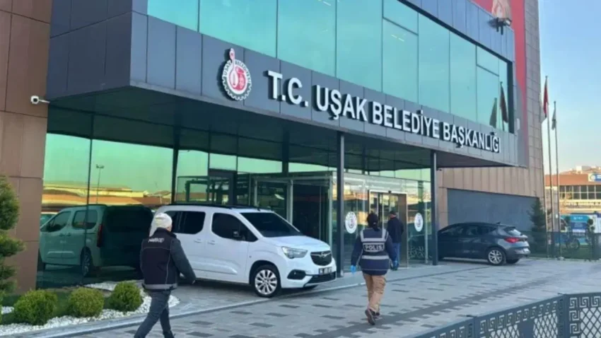 Usak belediyesine operasyon 17 gozalti ncHZ8Yeb